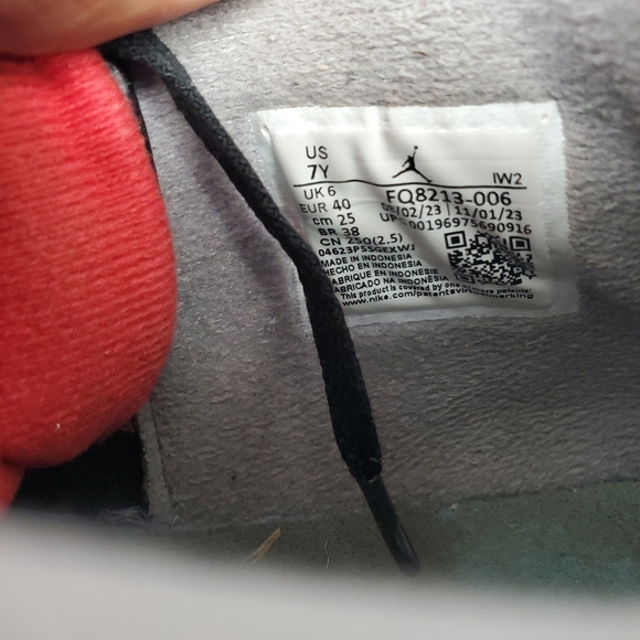 Nike Air Jordan 4 Retro GS Bred Reimagined Shoes 7Y 8.5 Womens  FQ8213-006 - Picture 2 of 10